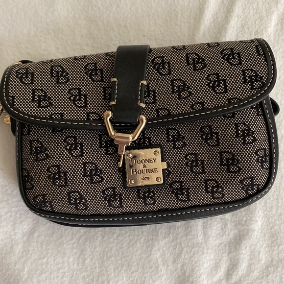 Vintage Monogrammed Dooney & Bourke Wristlet - Picture 7 of 10